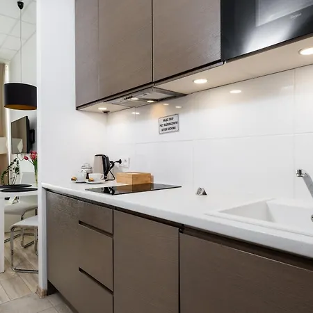 Ale Jerozolimskie 4*