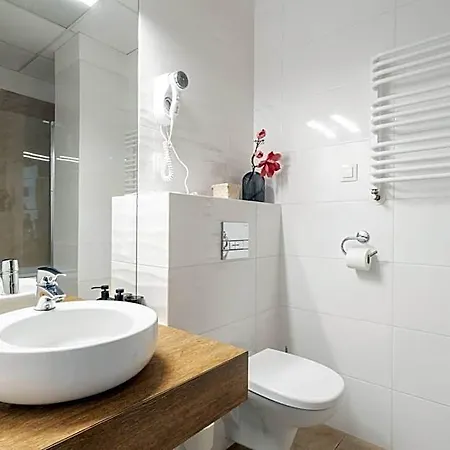 Ale Jerozolimskie Apart Otel 4*