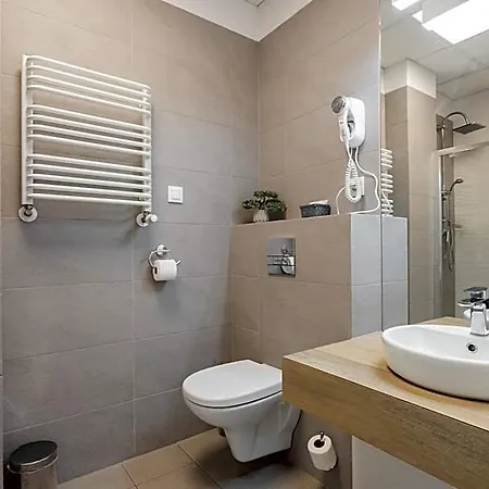 Ale Jerozolimskie Apart Otel Varşova