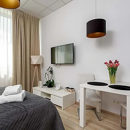 Ale Jerozolimskie Aparthotel