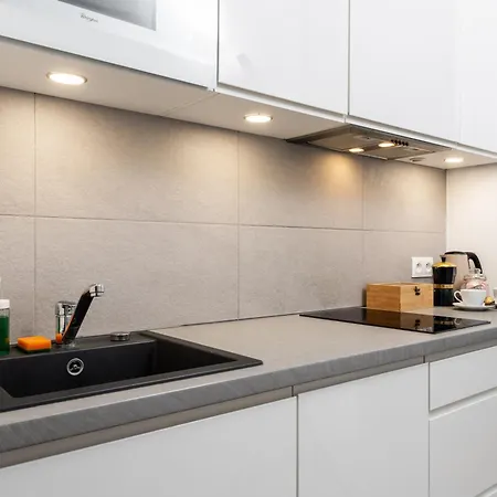 Ale Jerozolimskie 4* Varşova